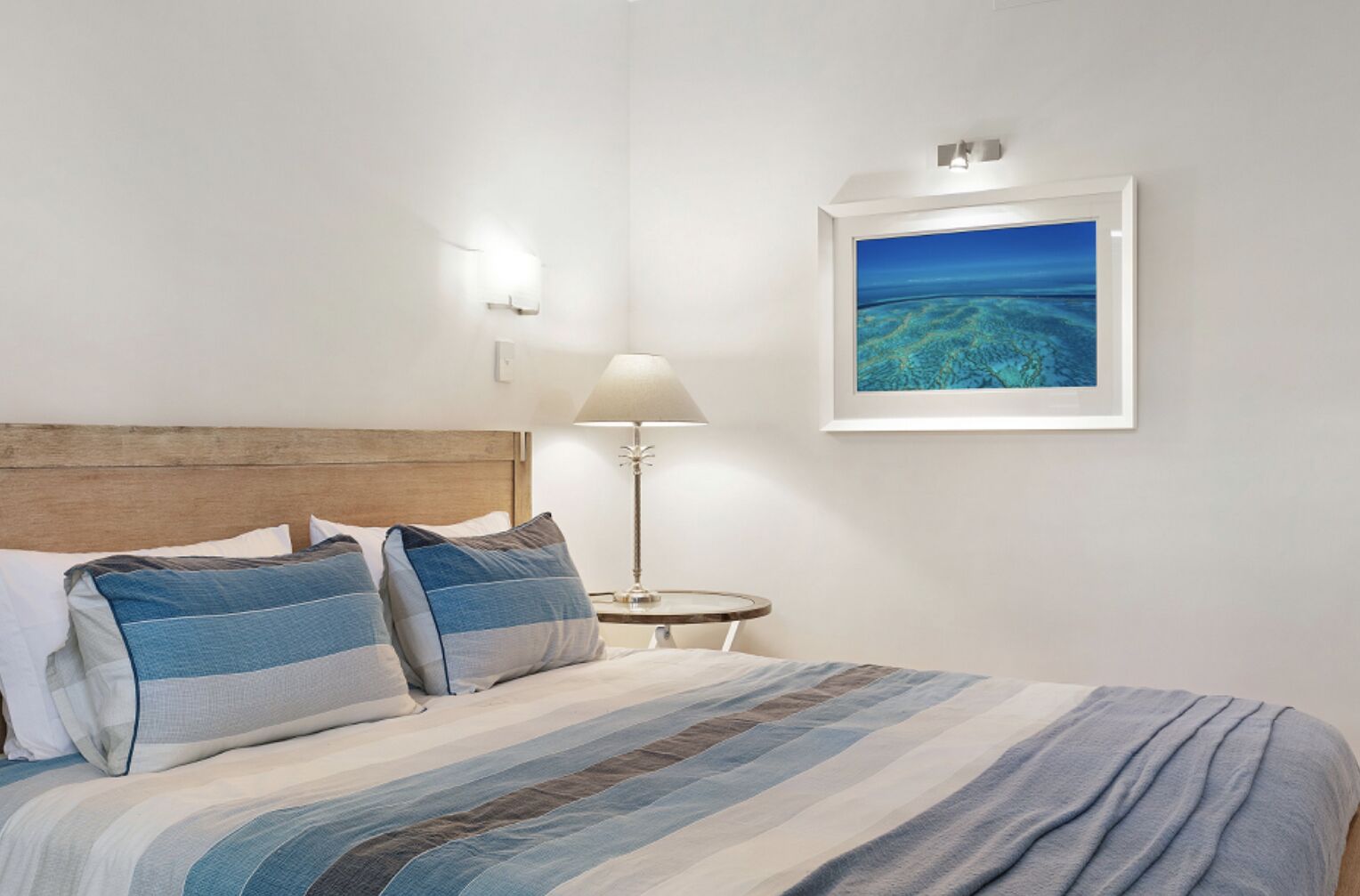 Marina Beauty.Luxury Airlie Waterfront.3 King Beds — image 22