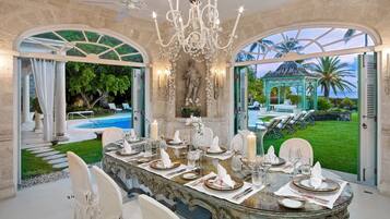 Villa, 3 Bedrooms | Dining