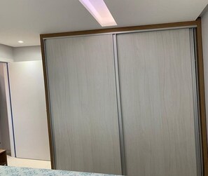 2 quartos, Wi-Fi de cortesia, roupa de cama