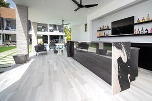 Villa, 5 Bedrooms | Bar (on property) - Onyx by Blue Sky Luxury (Weston)