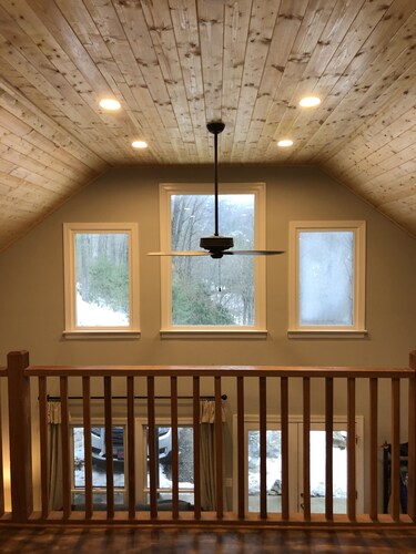 Cottage on 7 acres between West Jefferson and Boone. Pet Friendly HighSpeed Int