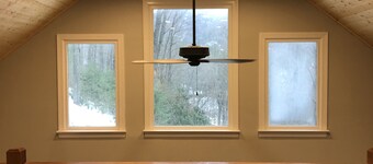 Cottage on 7 acres between West Jefferson and Boone. Pet Friendly HighSpeed Int