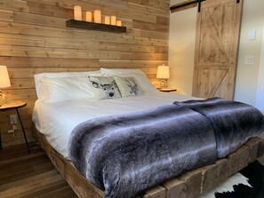 2 bedrooms, desk, iron/ironing board, free WiFi