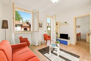 Televisión, reproductor de DVD y estéreo 