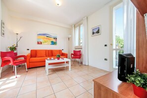 تلفزيون، مشغل دي في دي، ستيريو