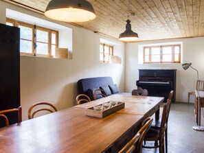 Dining - Appartement - Gîte chez MarEdo by Interhome (Montmelon-St.Ursanne)