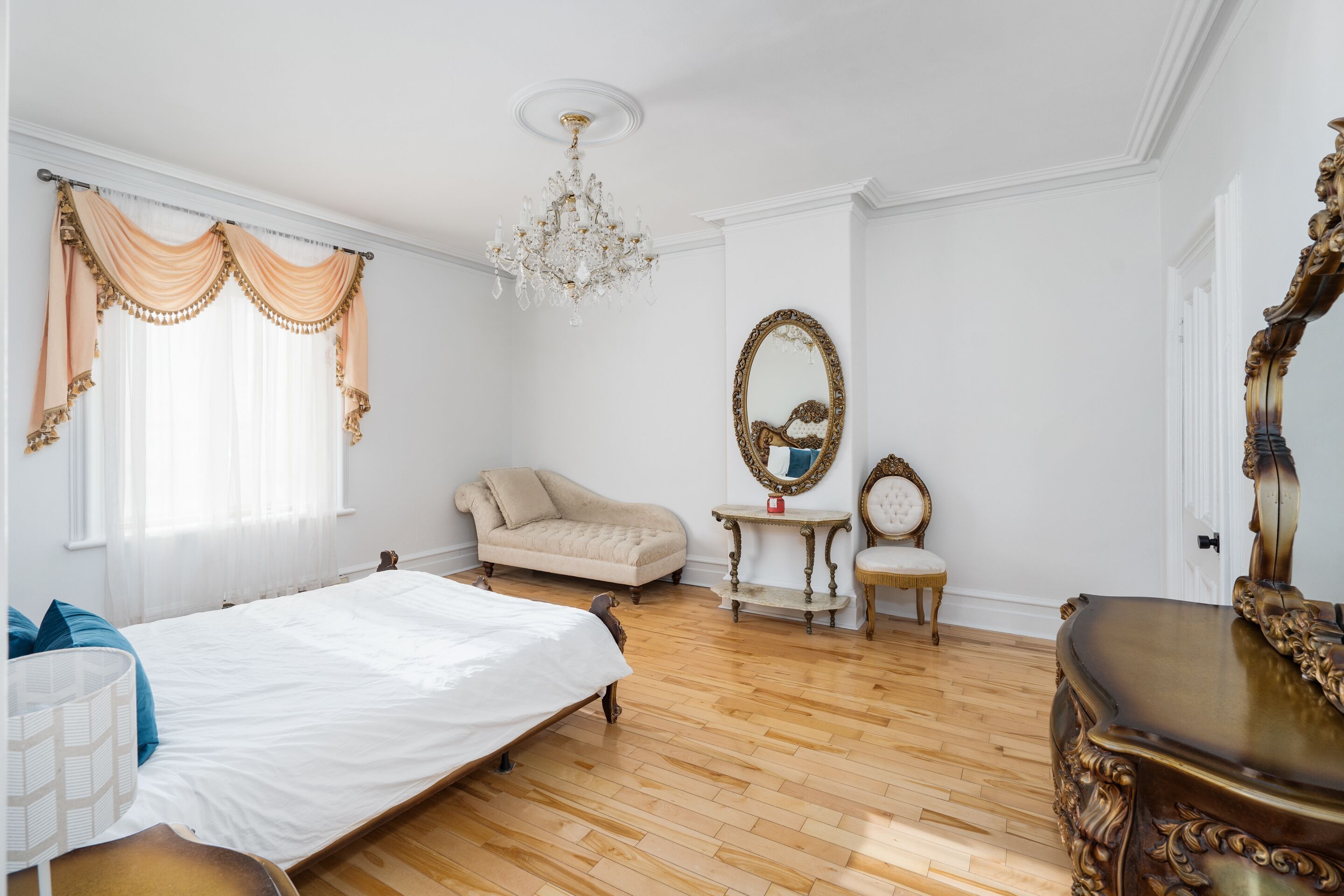 6 多间卧室、办公桌、熨斗/熨衣板、免费 WiFi