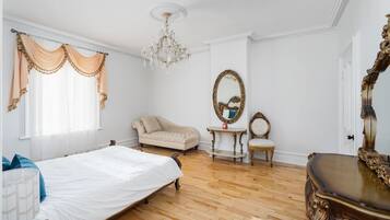 6 多间卧室、办公桌、熨斗/熨衣板、免费 WiFi