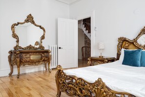 6 dormitorios, escritorio, tabla de planchar con plancha y wifi gratis