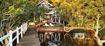 Your Perfect Waterfront Escape/ holiday