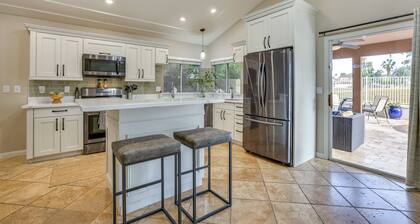 Pool, Hot Tub & Golf Course View: Glendale Oasis!