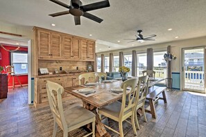 Dining - Coastal Home: Walk to Holden Beach! (Holden Beach)
