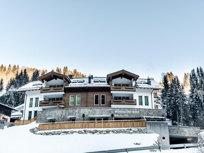 Exterior - Luxury property with almost a ski-in/ski-out location (Saalbach-Hinterglemm)