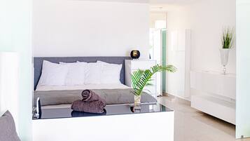 Een strijkplank/strijkijzer, gratis wifi, beddengoed