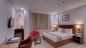 Premium bedding, minibar, desk, laptop workspace