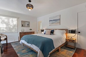 2 bedrooms, desk, iron/ironing board, free WiFi