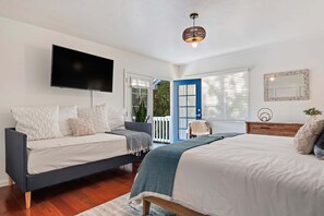 2 bedrooms, desk, iron/ironing board, free WiFi - Beautiful Bella Luna, near the beach, Sleeps 6 with Jacuzzi and Firepit! (Carpinteria)