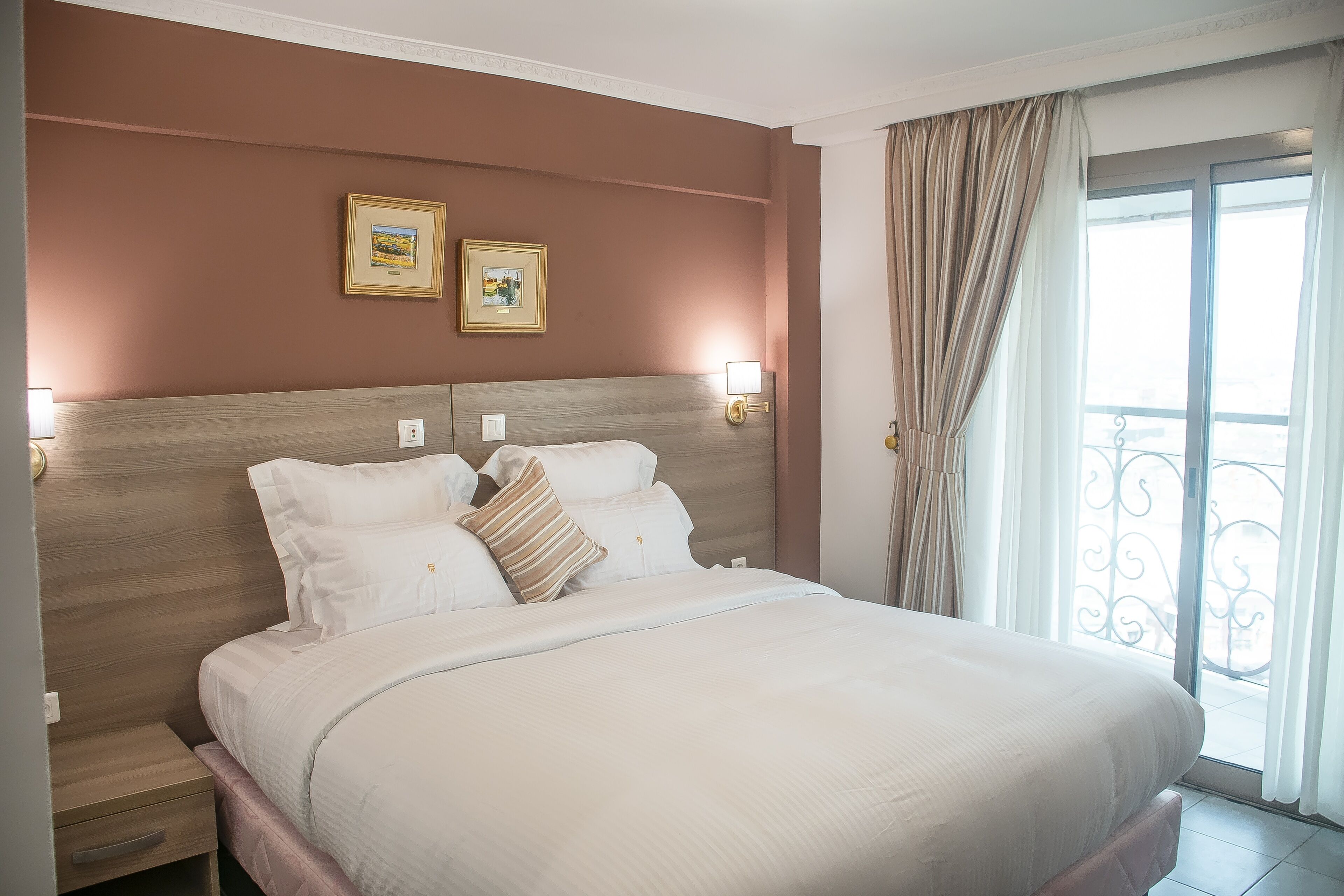 egyptian cotton sheets, premium bedding, down duvets, minibar