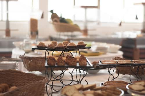 Daily buffet breakfast for a fee
