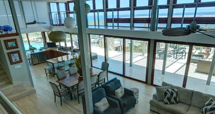 Stunning Ocean Views, WIFI, Private Pool, Large Villa, Great for Groups, Close to Seven Seas Beach