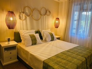 3 عدّة غرف نوم وواي فاي وملاءات أسرّة