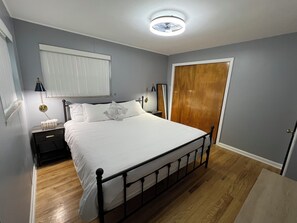 3 Schlafzimmer, Schreibtisch, Bügeleisen/Bügelbrett, kostenloses WLAN