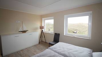 2 Schlafzimmer, Reisekinderbett, WLAN, Bettwäsche