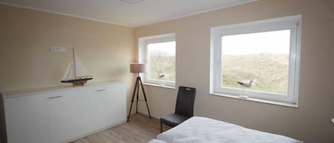 2 chambres, lit parapluie, Wi-Fi, draps fournis