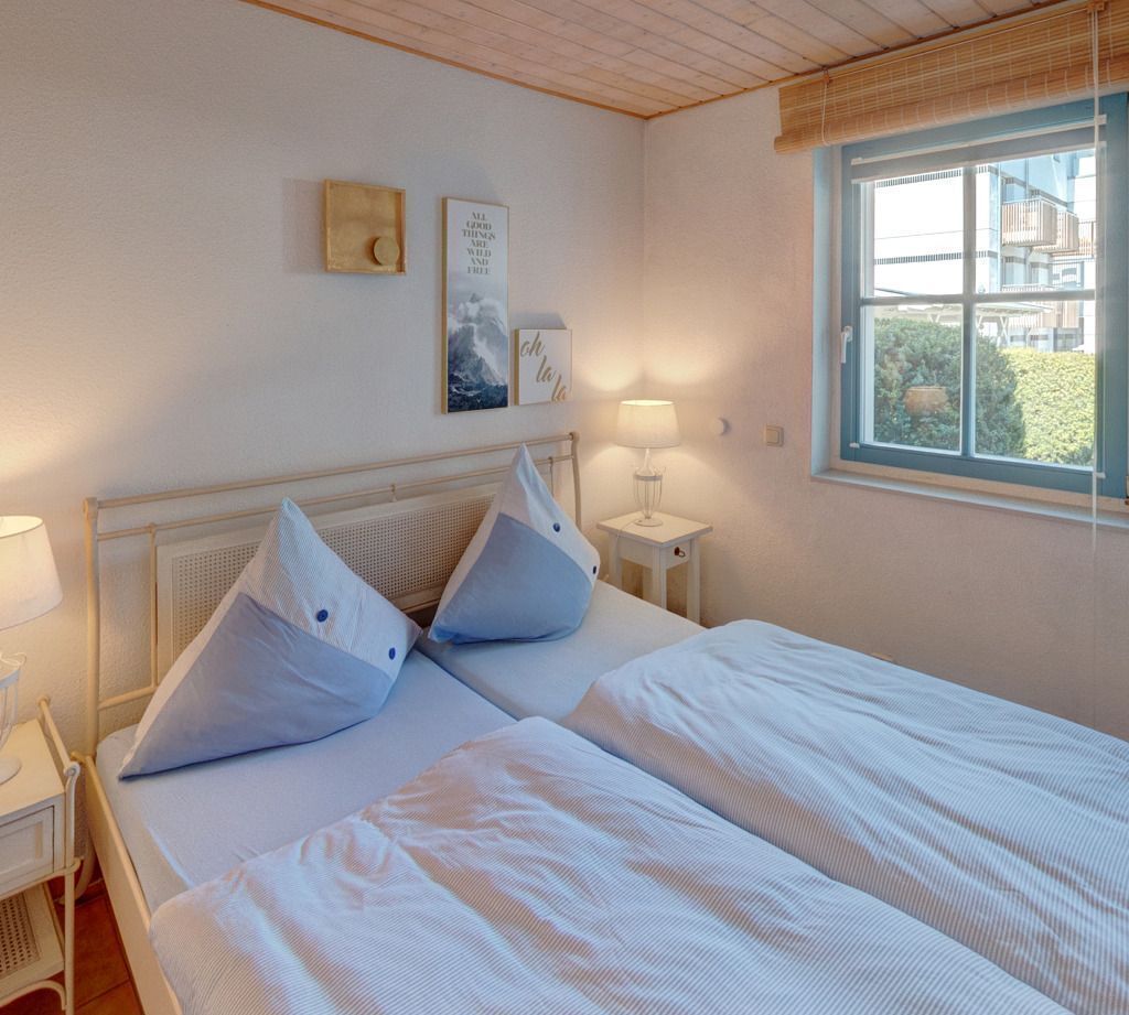 1 habitación, tabla de planchar con plancha, cuna de viaje y wifi 