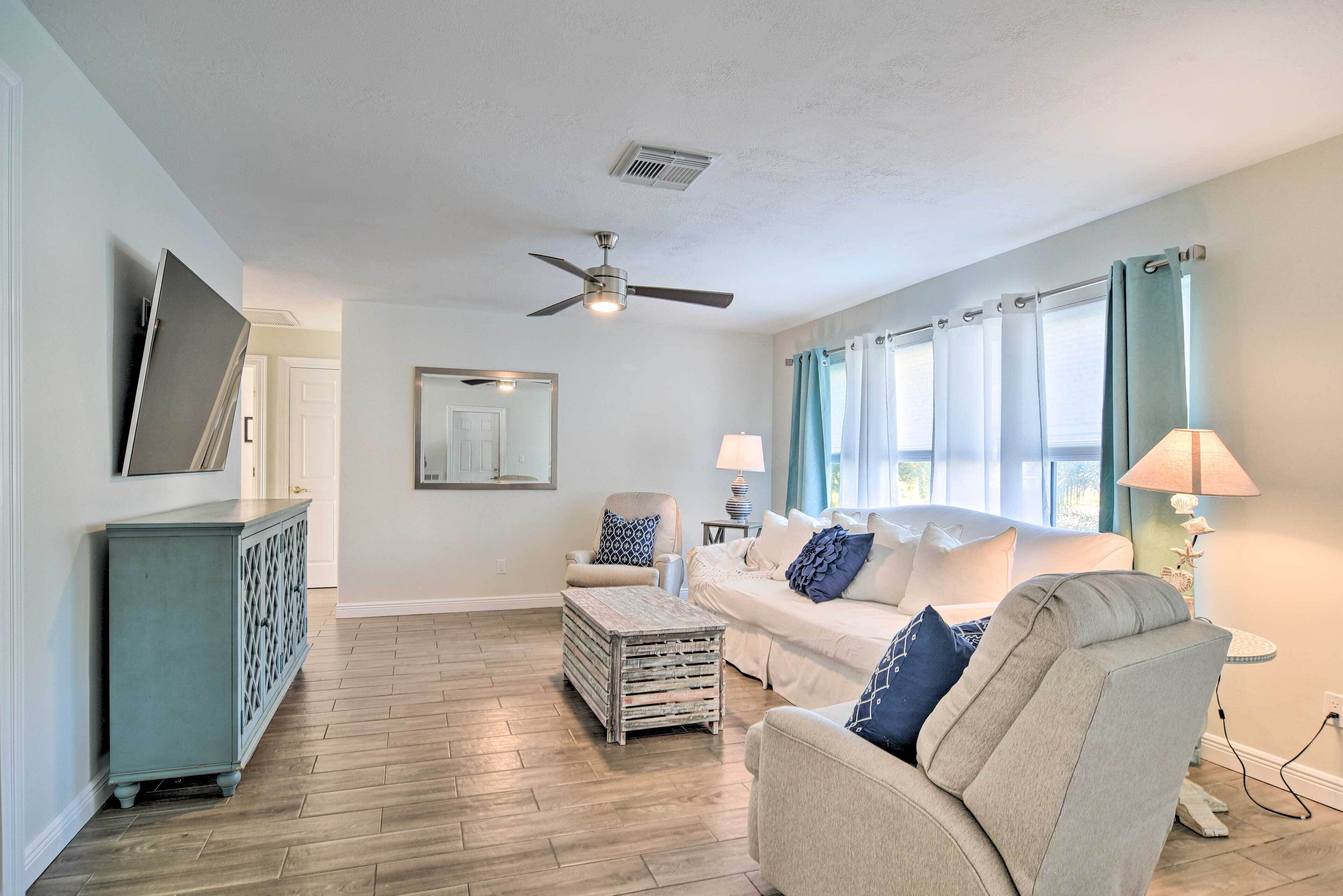 St. Petersburg Waterfront House w/ Gas Grill!