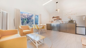 Basic Room, 1 Bedroom (C101 (Coupool 101)) | 1 bedroom, free WiFi