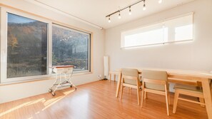 基础客房, 2 间卧室 (D101 (Dupoolex 101)) | 1 多间卧室、免费 WiFi