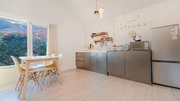 Basic Room, 1 Bedroom (C101 (Coupool 101)) | 1 bedroom, free WiFi