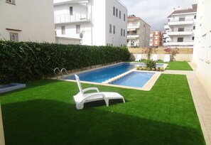 Pool - Apartment "Brisas Del Mar 3-2" Near the Beach with Pool, Wi-Fi, Terrace & Garden (L'Estartit)