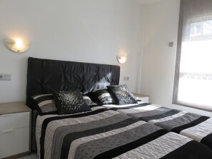3 bedrooms, iron/ironing board, free WiFi, bed sheets - Apartment Mar Dòr Duplex with Pool, Wi-Fi & Garden (L'Estartit)