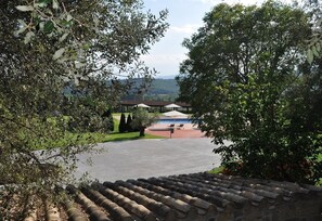 Property grounds - Home "Luxury Stone Villa With Private Forest" with Pool, Wi-Fi, Garden & Terrace (Girona)