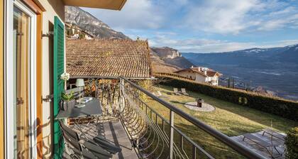 Apartment "Brantenhof Vinea" with Mountain View, Sauna and Wi-Fi