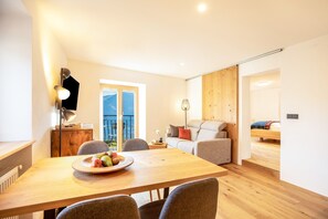 Interior - Apartment "Brantenhof Vinea" with Mountain View, Sauna and Wi-Fi (Kurtatsch)
