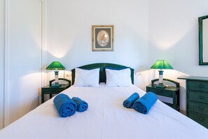 2 bedrooms, iron/ironing board, free WiFi, bed sheets - Apartment 'Costa Lago Playa' with Sea View, Wi-Fi and Air Conditioning (Torremolinos)