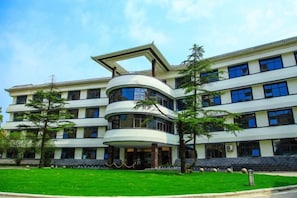 Unclassified image, 2 of 90, button - Guyang Hotel (Guzhen)
