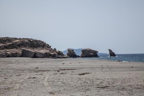 بالقرب من الشاطئ