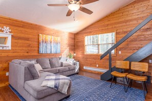 TV, DVD player - Sawmill Creek #5 - Cozy, Spectacular Mountain Gem (Brian Head)