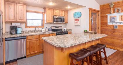 Sawmill Creek #5 - Cozy, Spectacular Mountain Gem