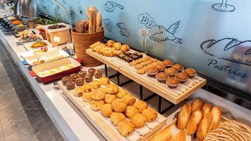 Daily continental breakfast (USD 10 per person)