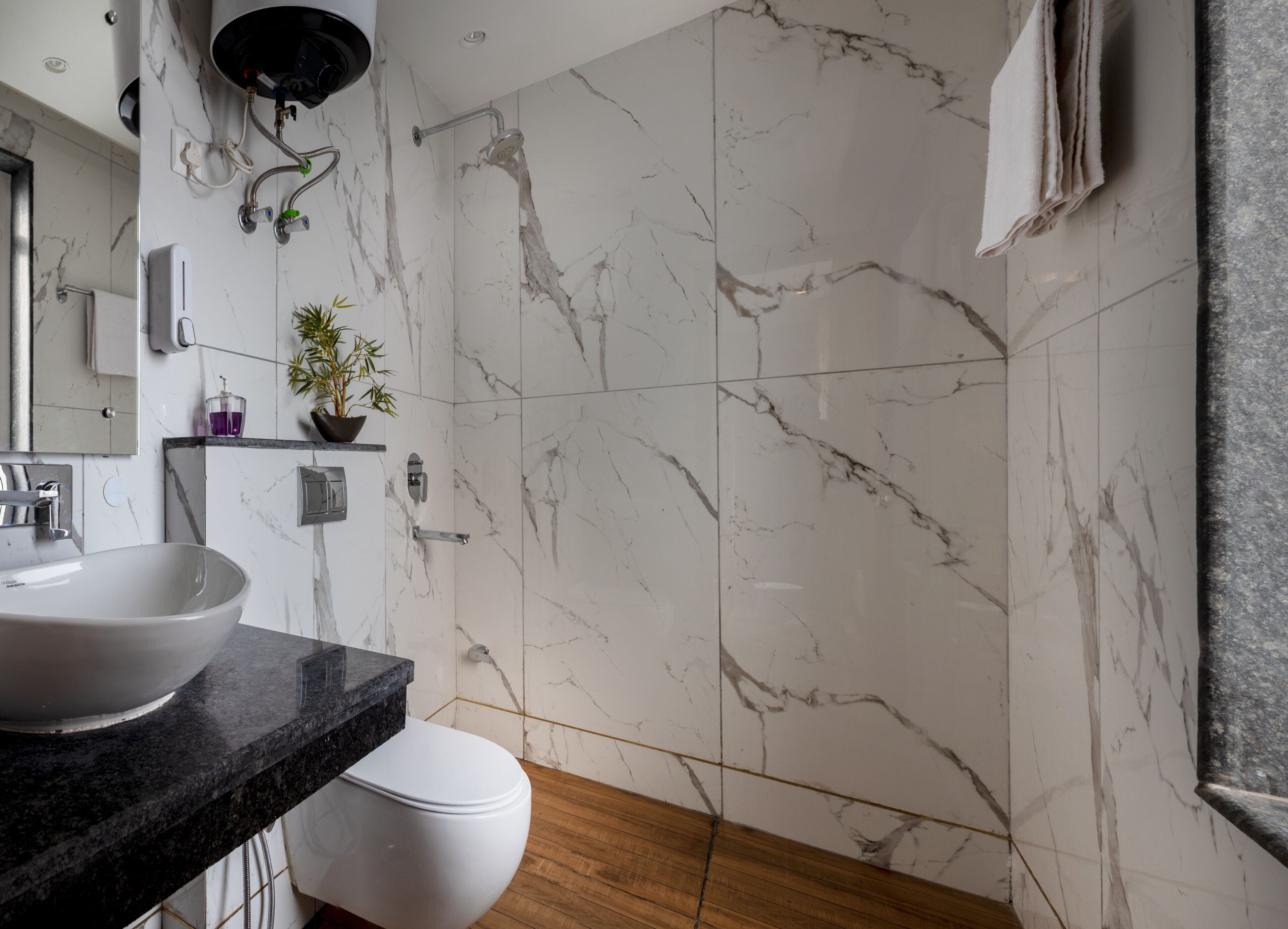 Classic-Studio (Apartment) | Badezimmer | Dusche, Haartrockner, Hausschuhe, Handtücher