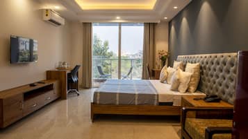 Sterling Studio Apartment | Desk, laptop workspace, blackout drapes, iron/ironing board