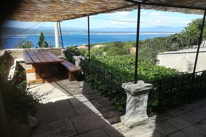 Outdoor dining - Holiday Home in Crikvenica with Sea View (Crikvenica)