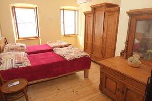 3 bedrooms, iron/ironing board, free WiFi - Holiday Home in Crikvenica with Sea View (Crikvenica)