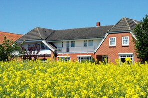 Exterior - Landidyll on the Baltic Sea - accessible vacation apartment (Heringsdorf)