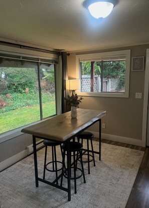 Dining - Central comfy home (Port Angeles)